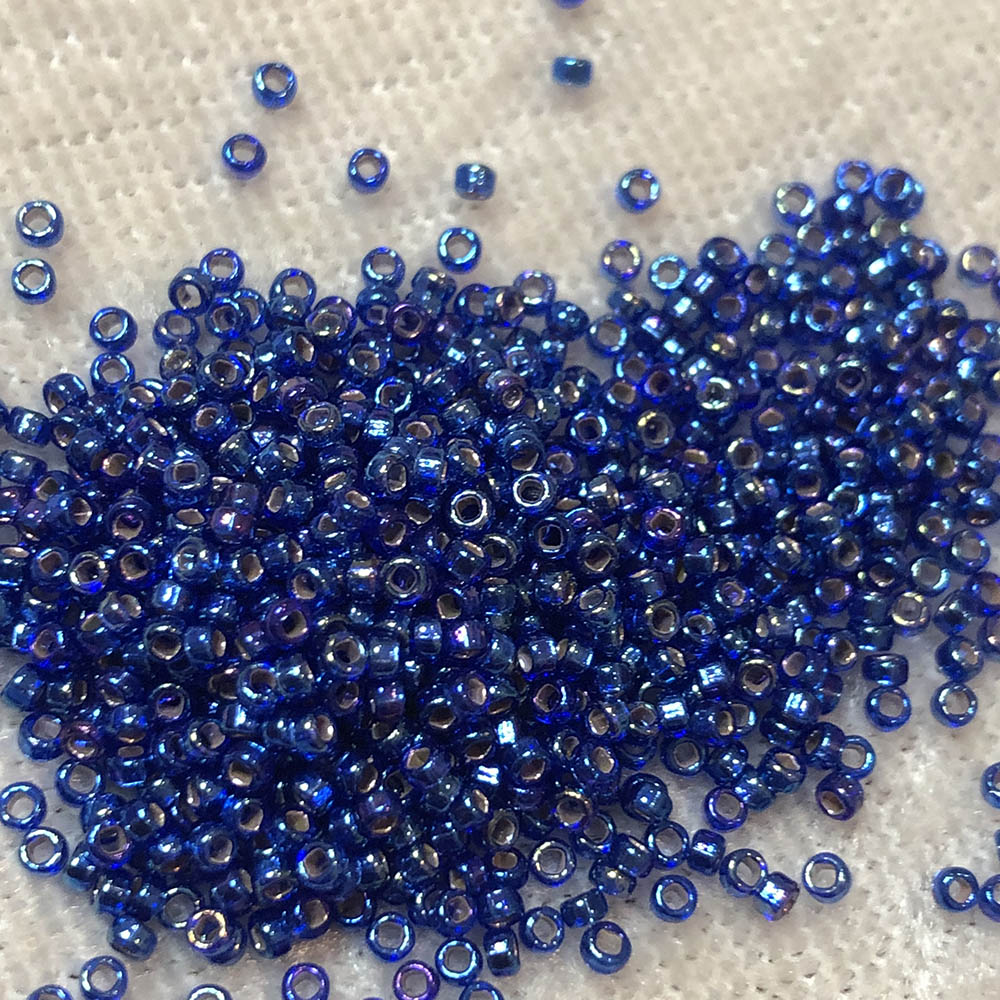 15/0 Transparent Silver Lined Dark Blue 641 Japanese Seed Beads