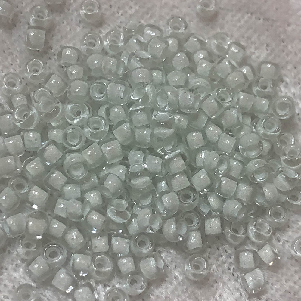 8/0 White Lined Mint Green 2502 Japanese Seed Beads