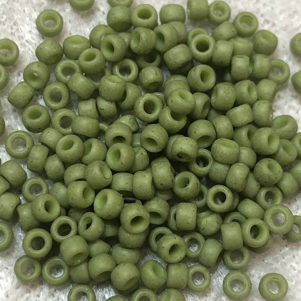 8/0 Semi Glazed Honeydew 2602F Japanese Seed Beads