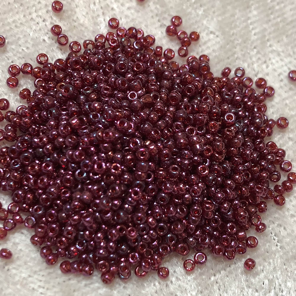 15/0 Cranberry Gold Luster 313 Japanese Seed Beads