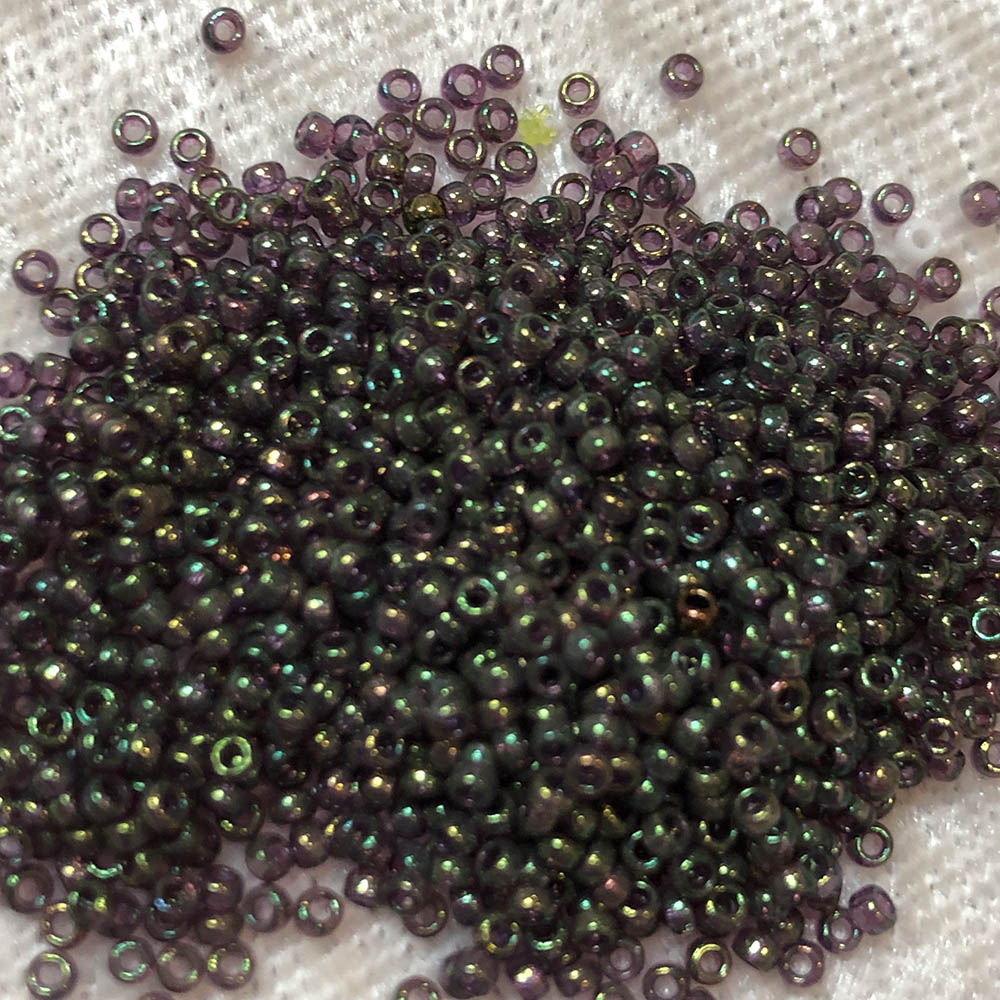 15/0 Green Iris Purple Luster 317B Japanese Seed Beads