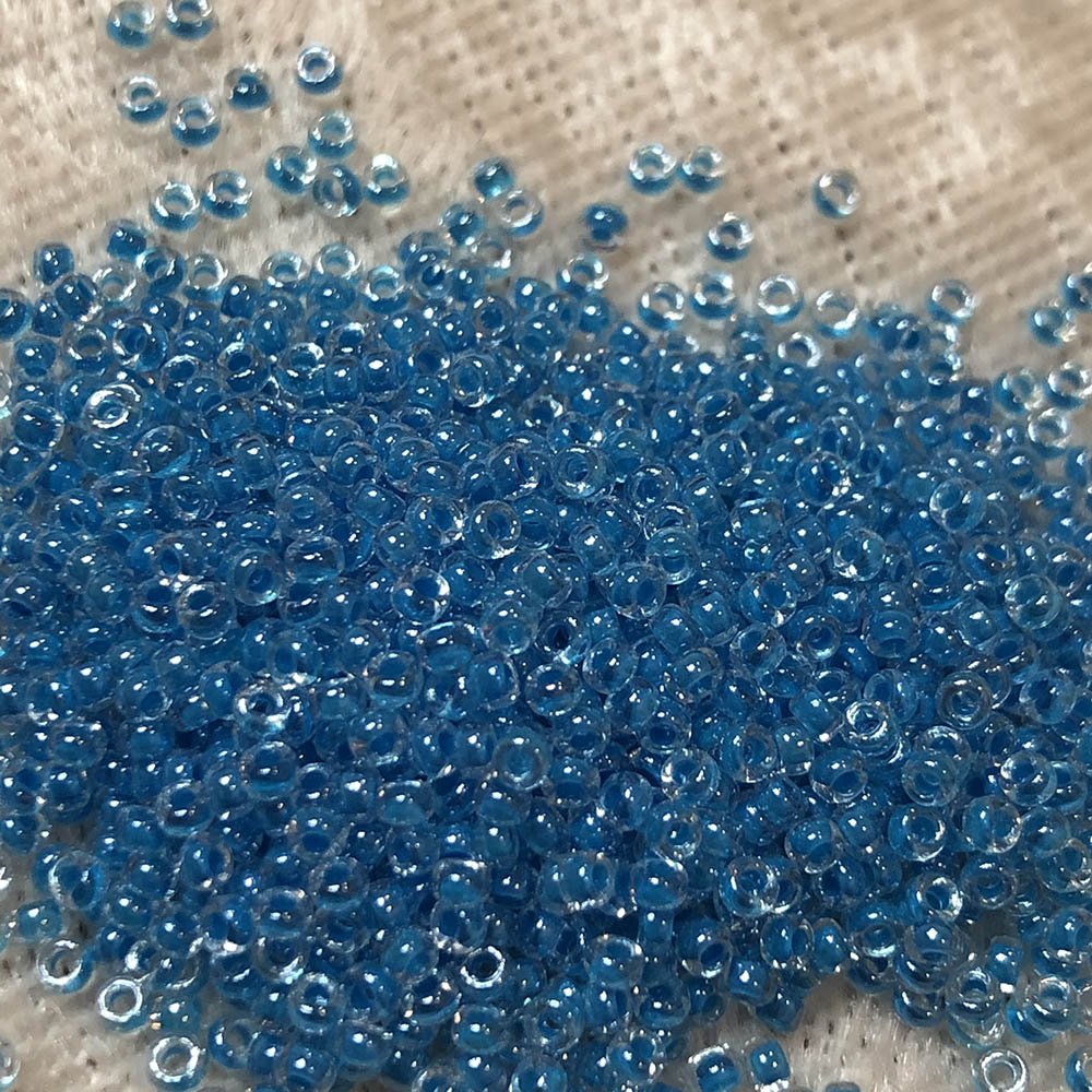 15/0 Semi Glazed Sky Blue Lined Crystal F218 Japanese Seed Beads