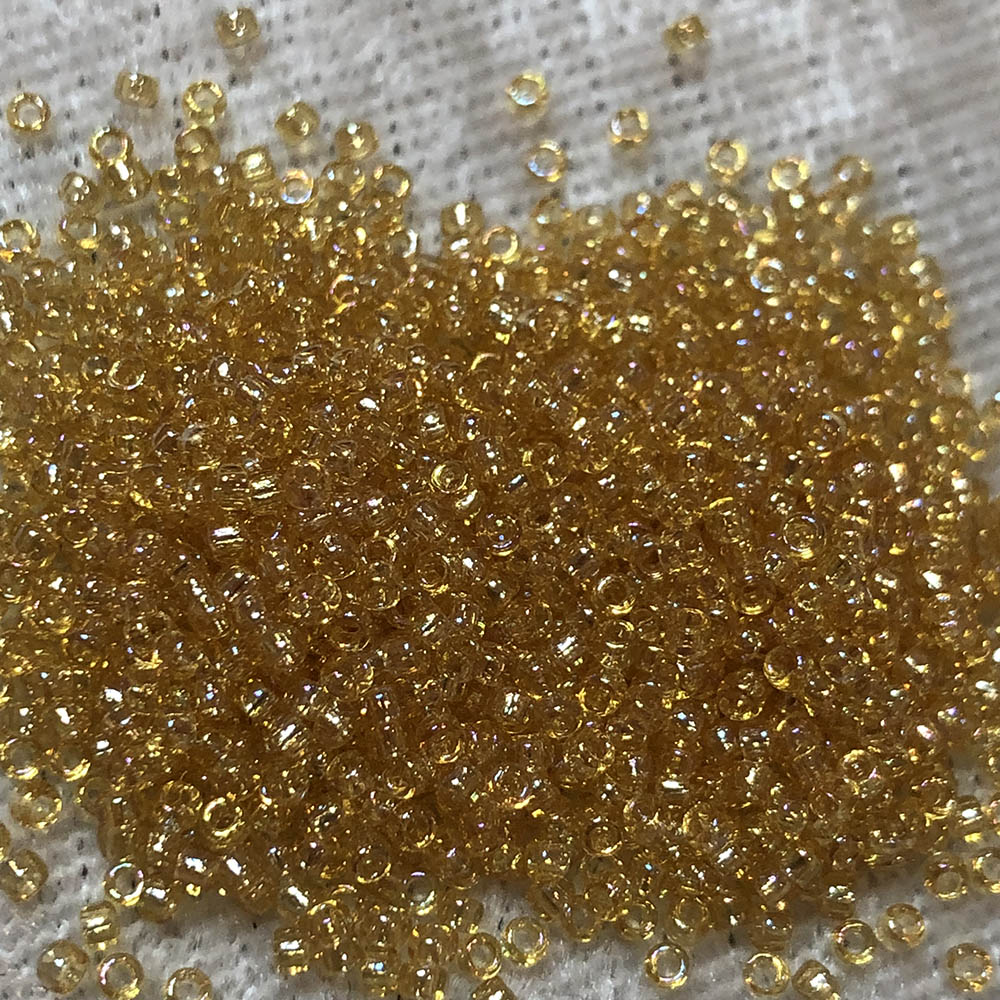 15/0 Light Topaz Transparent Rainbow 251A Japanese Seed Beads