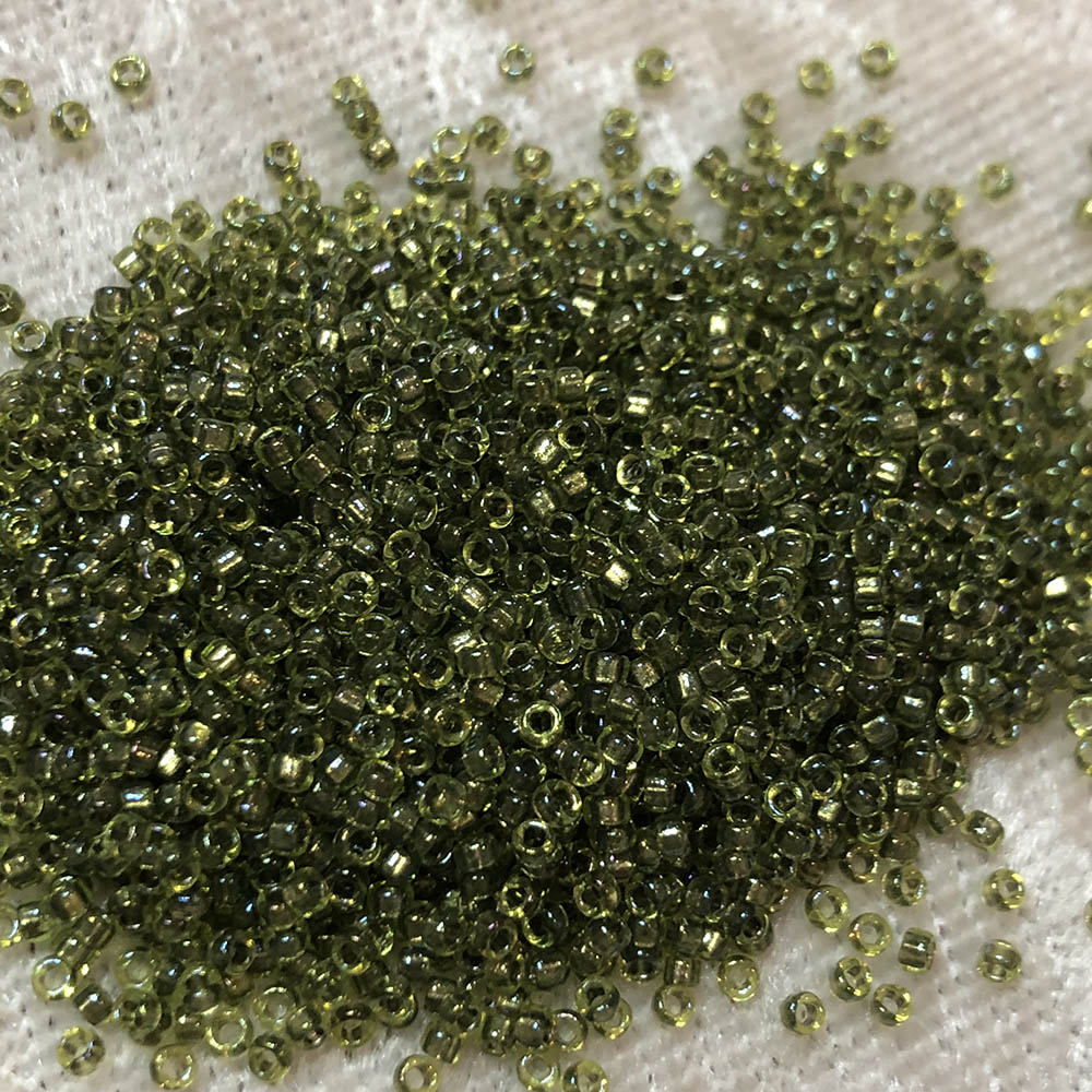 15/0 Golden Pine Green 725 Japanese Seed Beads 