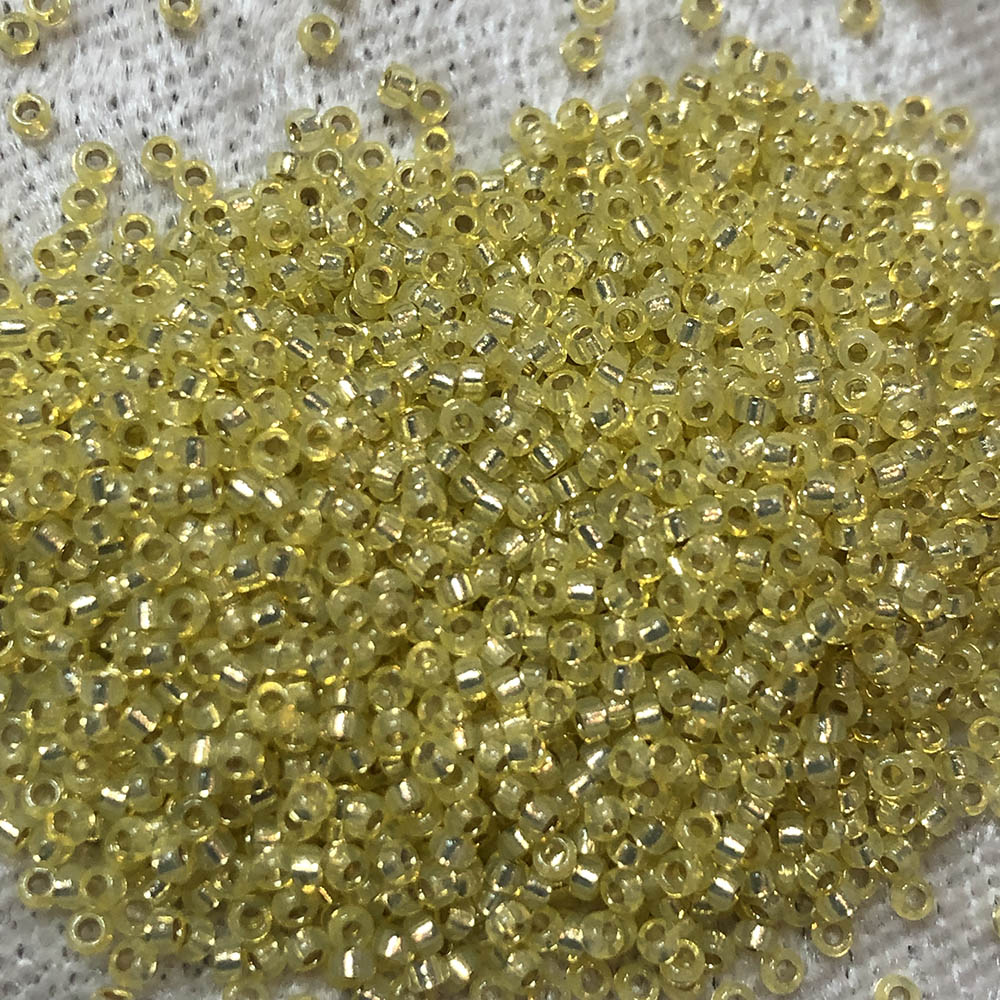 15/0 Silver Lined Pale Yellow 554 Japanese Seed Beads