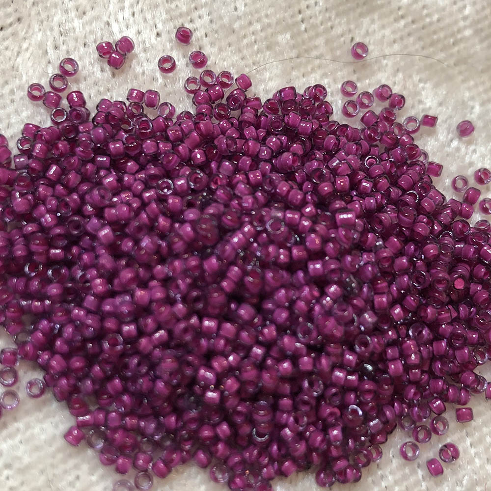 15/0 Colorlined Crystal Plum 399E Japanese Seed Beads