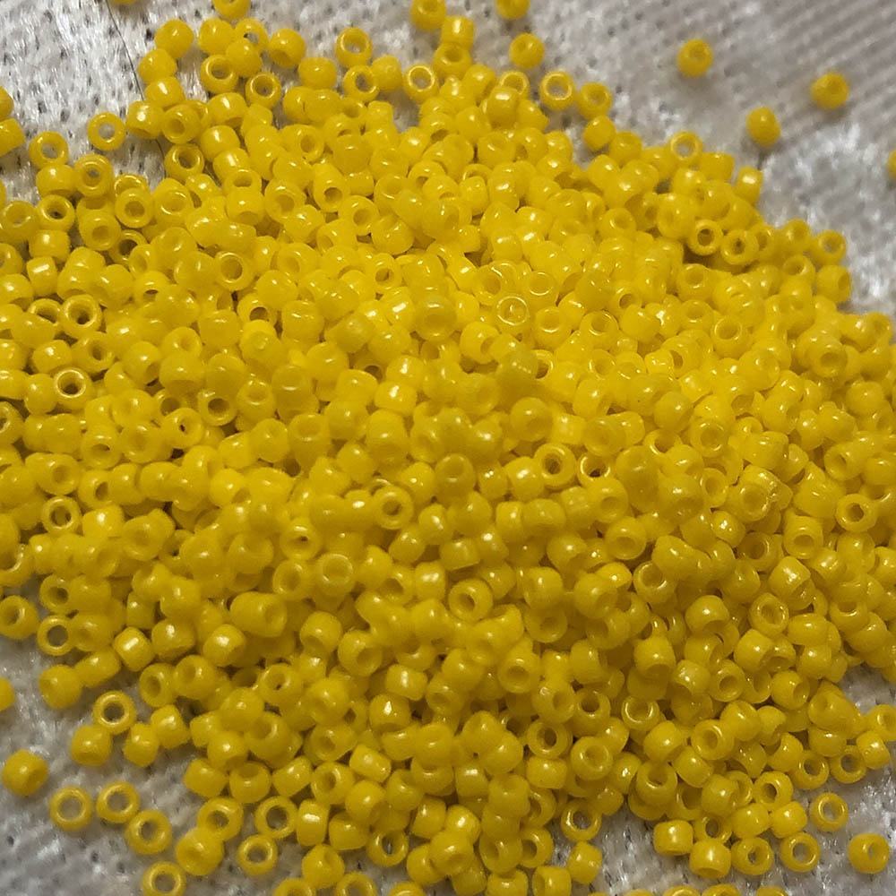 15/0 Opaque Sunglow Yellow Frosted F404A Japanese Seed Beads