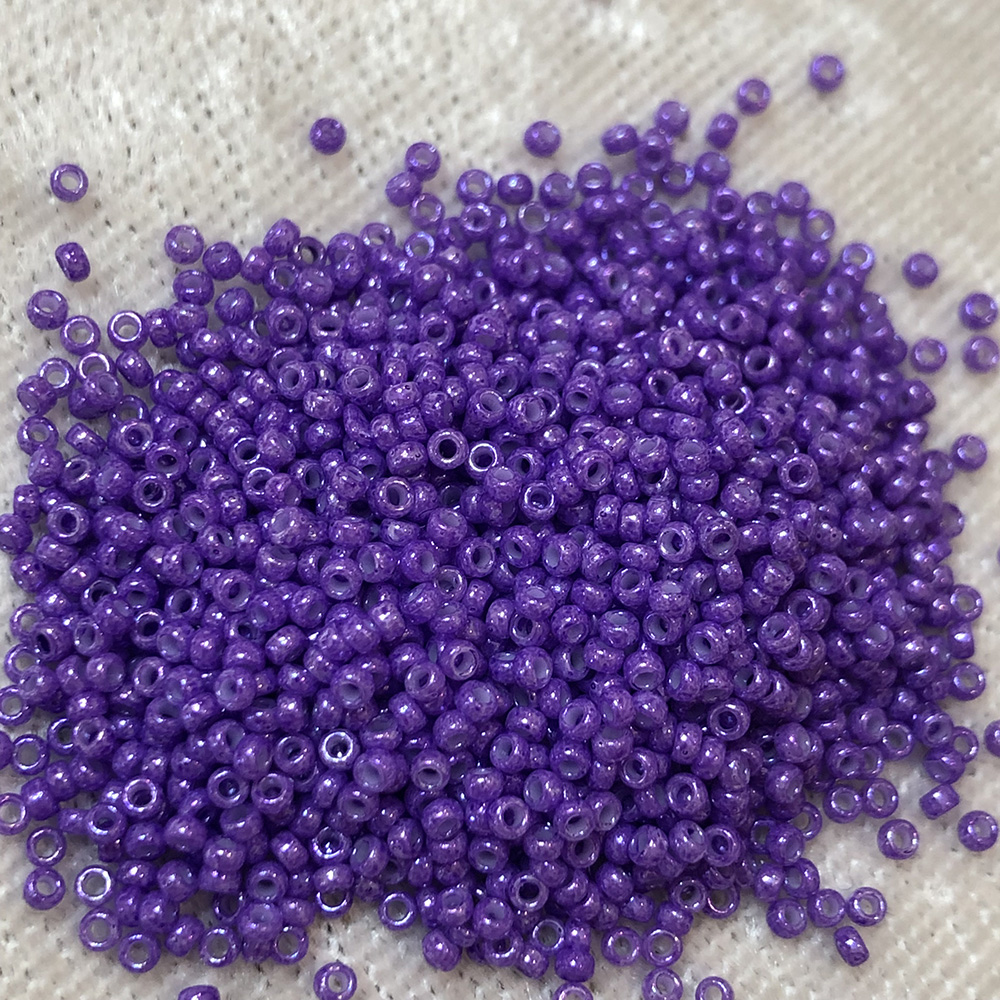 15/0 Opaque Purple Red Luster 439 Japanese Seed Beads