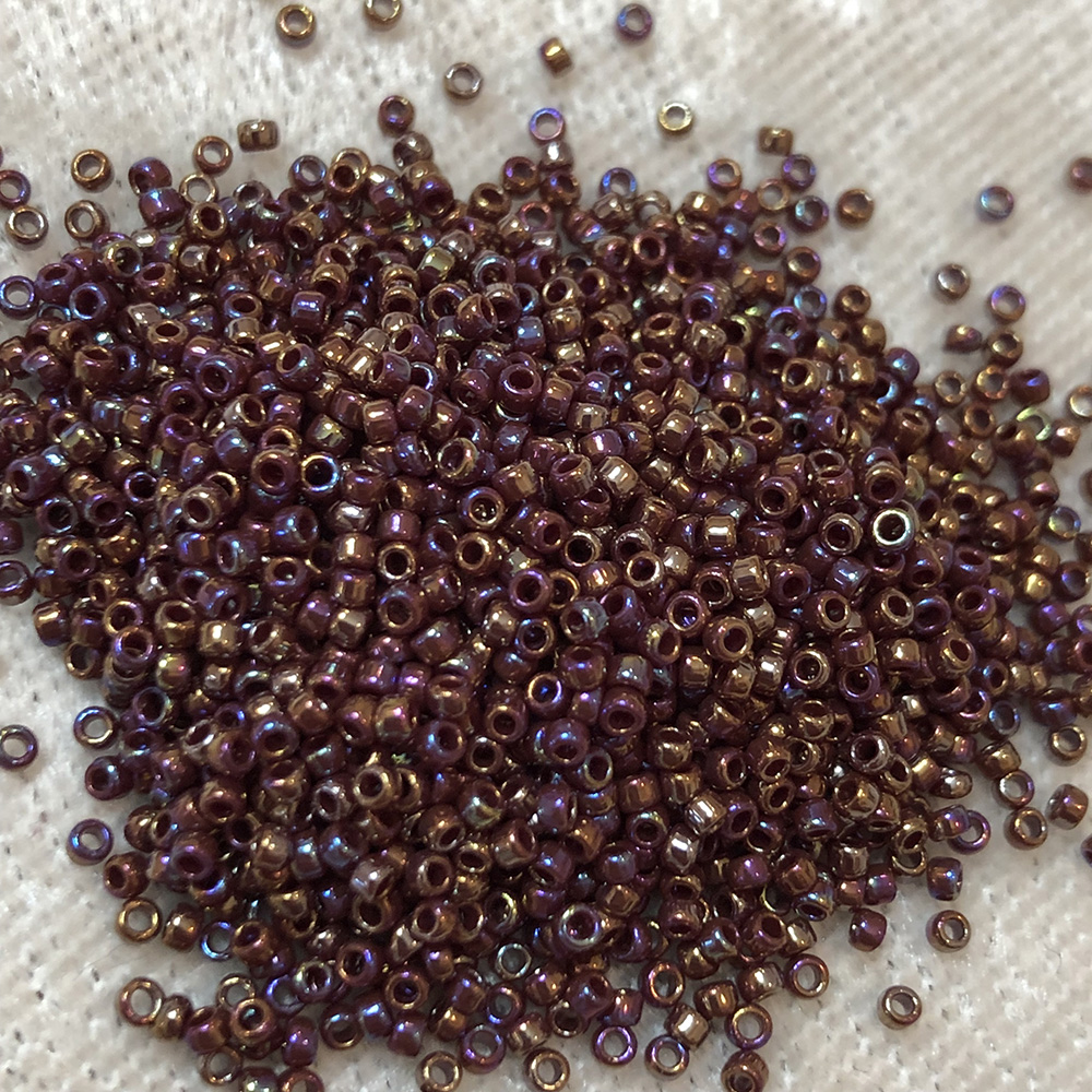 15/0 Opaque Iridescent Dark Brown 432 Japanese Seed Beads