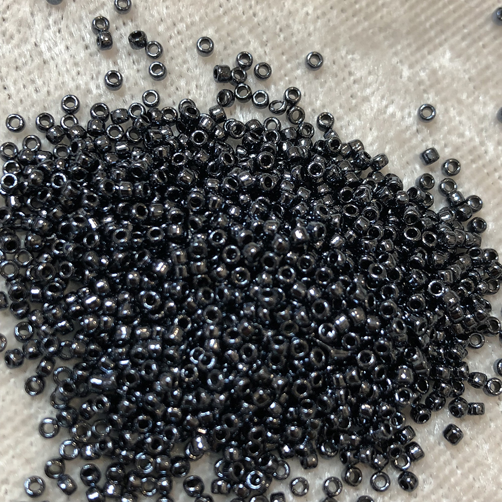 15/0 Gunmetal 451 Japanese Seed Beads