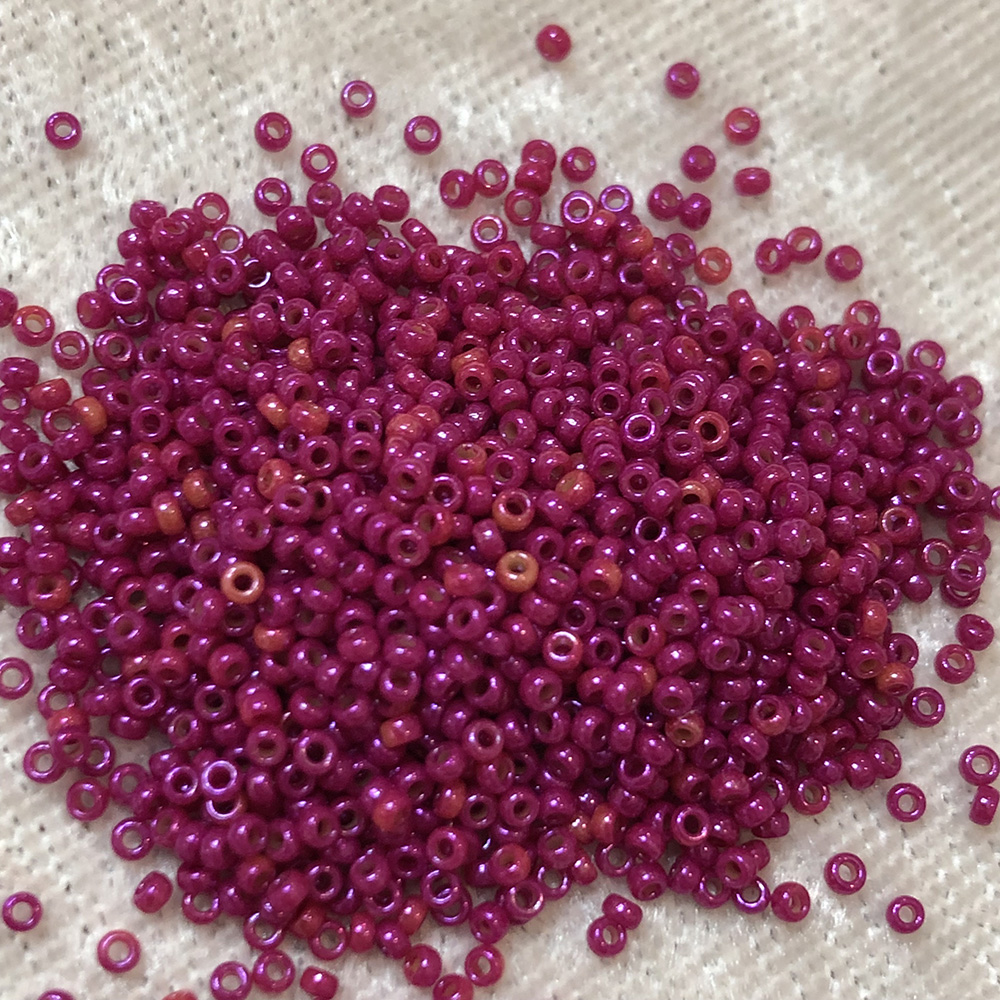 15/0 Opaque Luster Ruby Rainbow 441 Japanese Seed Beads