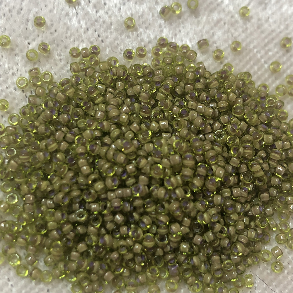 15/0 Colorlined Crystal Light Peridot 399Z Japanese Seed Beads