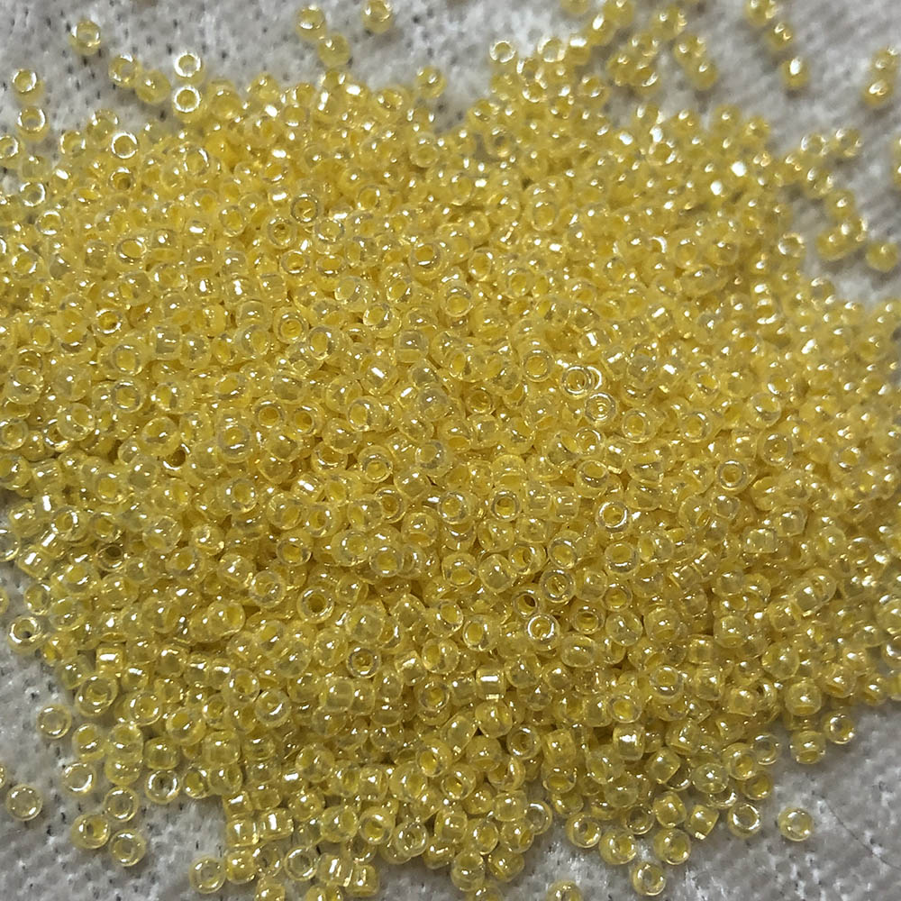 15/0 Ceylon Yellow 514A Japanese Seed Beads