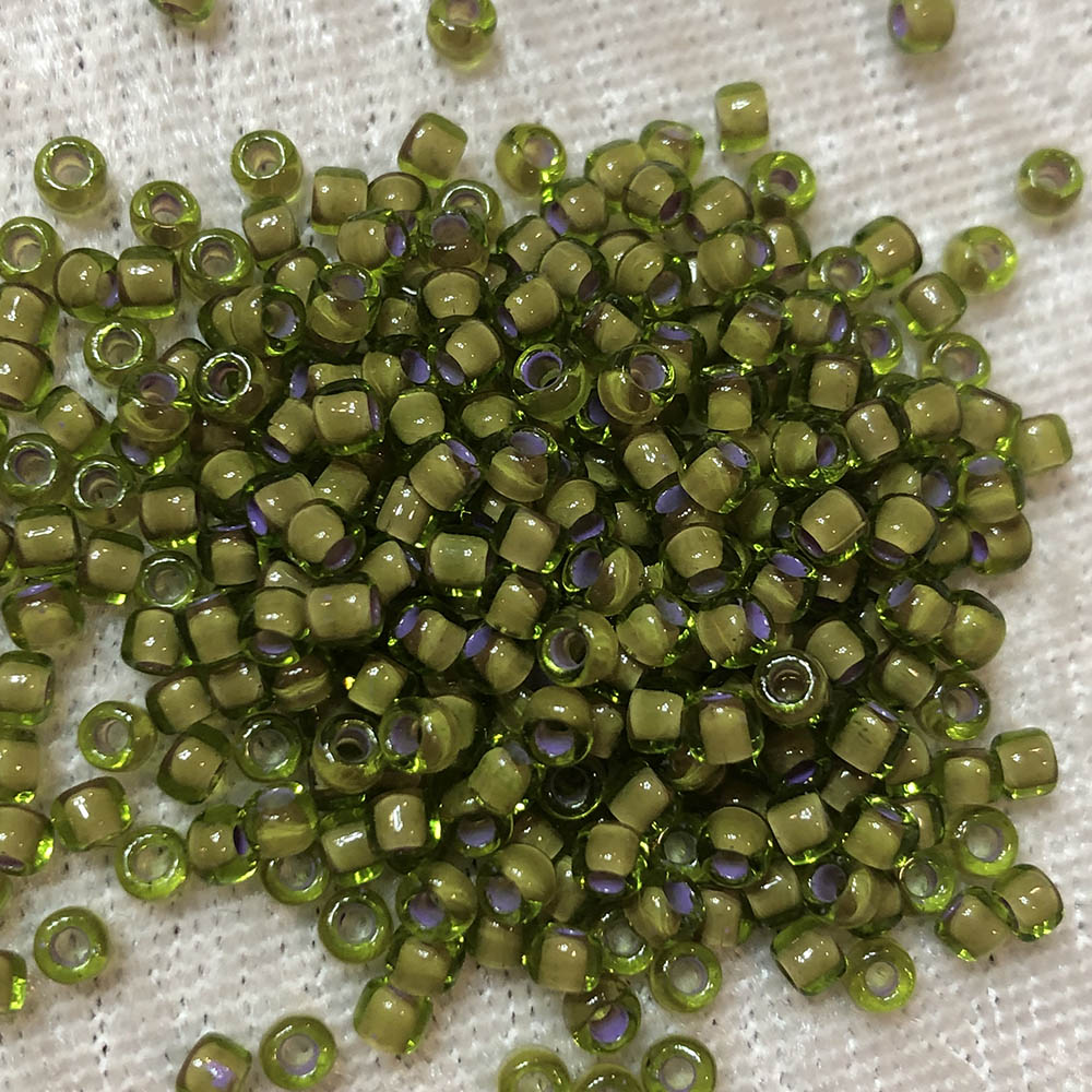 8/0 Colorlined Crystal Light Peridot 399Z Japanese Seed Beads