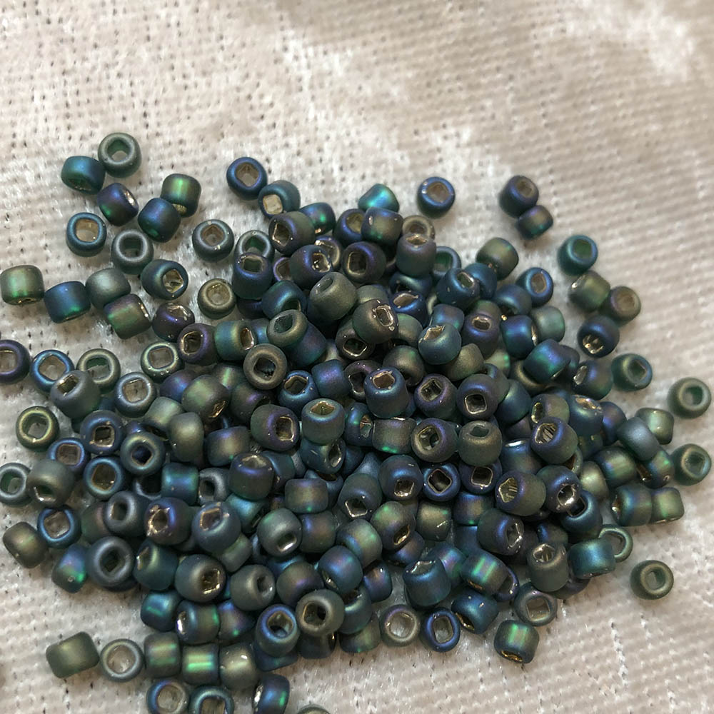 8/0 Silverlined Matte Emerald F647 Japanese Seed Beads