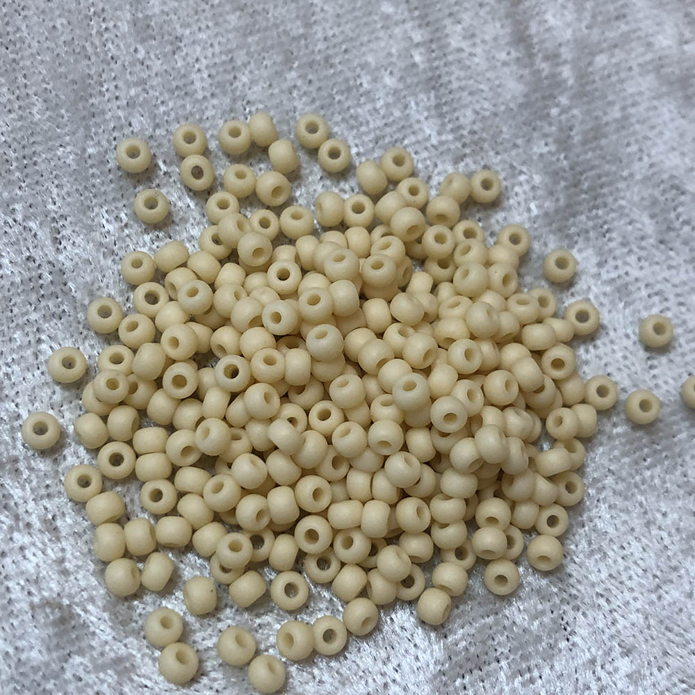 8/0 Opaque Cream White F403 Japanese Seed Beads