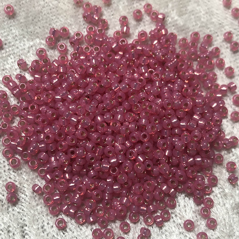 11/0 Silver Lined Rose Alabaster 556 Japanese Seed Beads