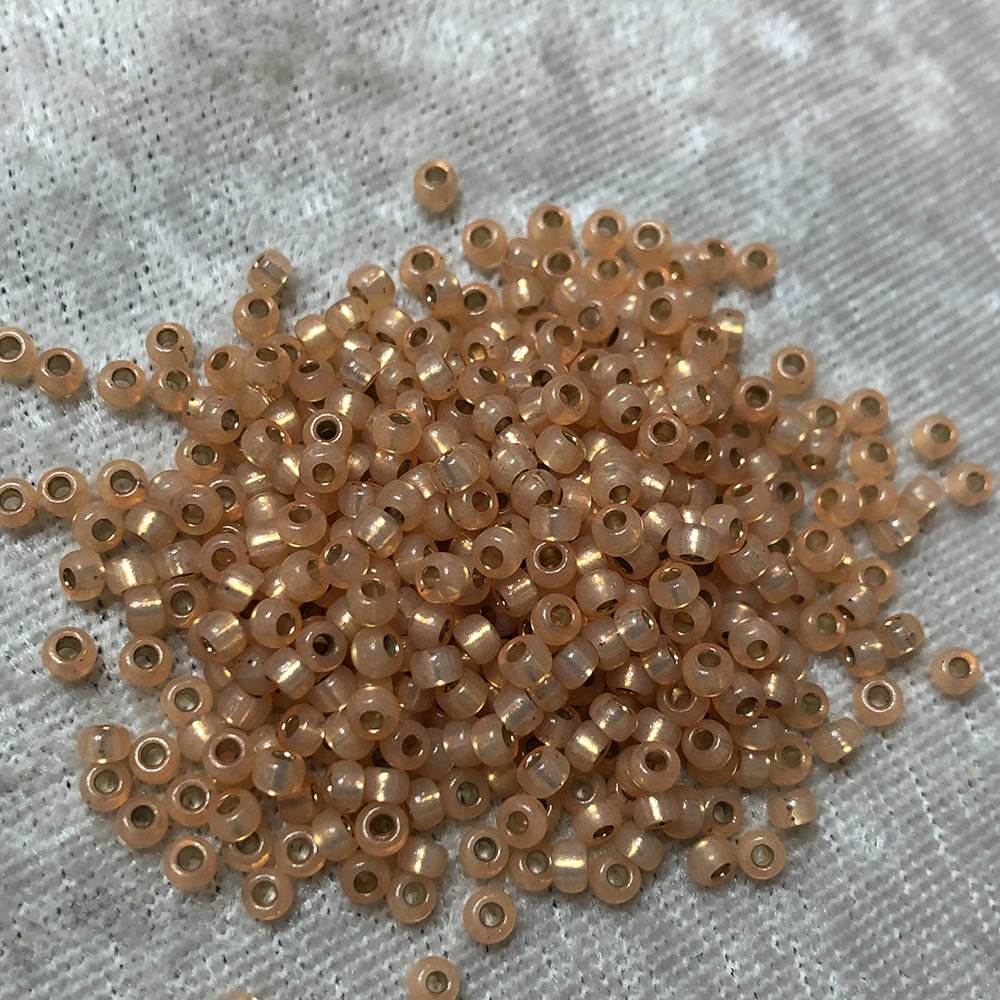 8/0 Gold Lined Peach 580 Japanese Seed Beads