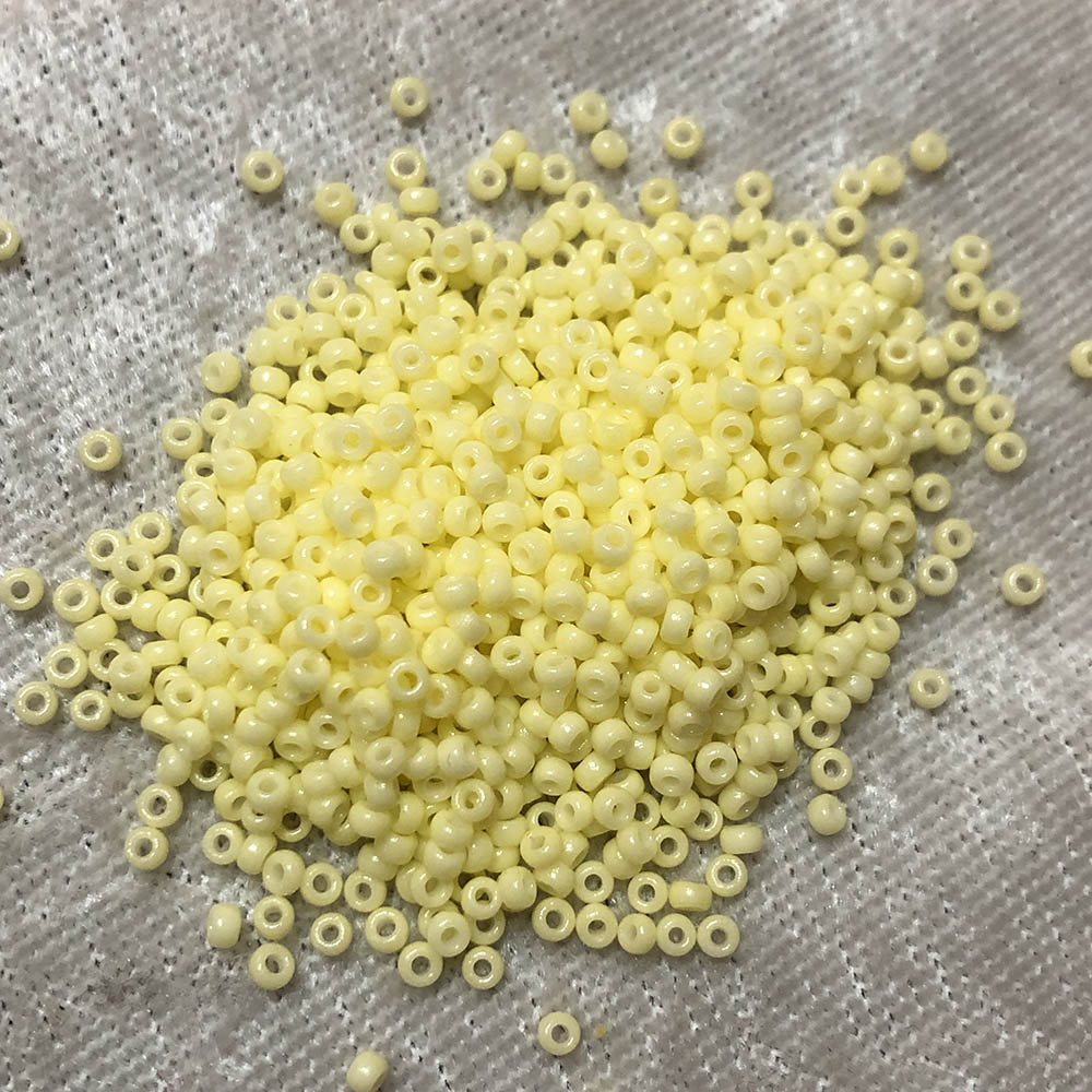 11/0 Duracoat Opaque Light Lemon Ice D4451 Japanese Seed Beads