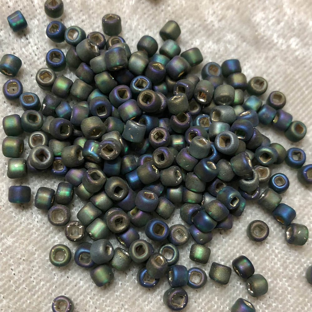 6/0 Silverlined Matte Emerald F647 Japanese Seed Beads