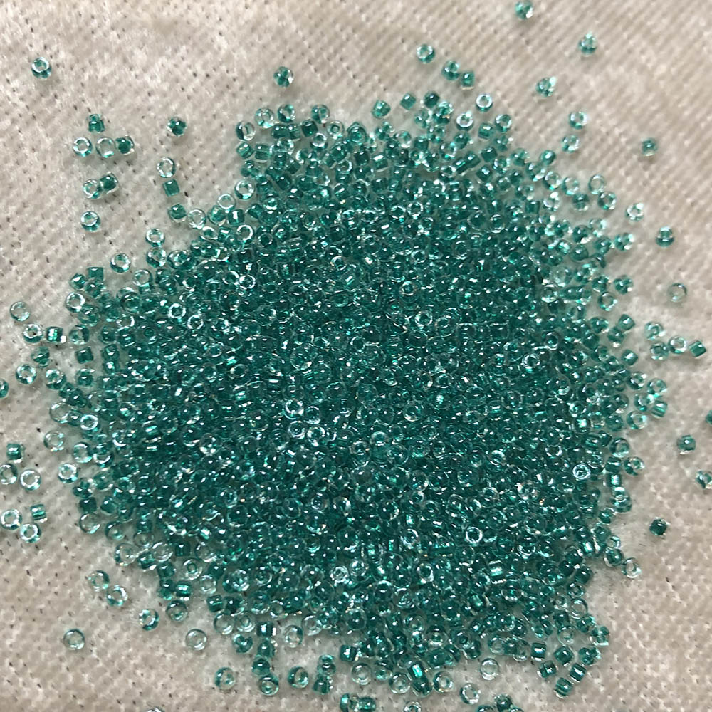 15/0 Shimmer Lined Emerald 716 Japanese Seed Beads