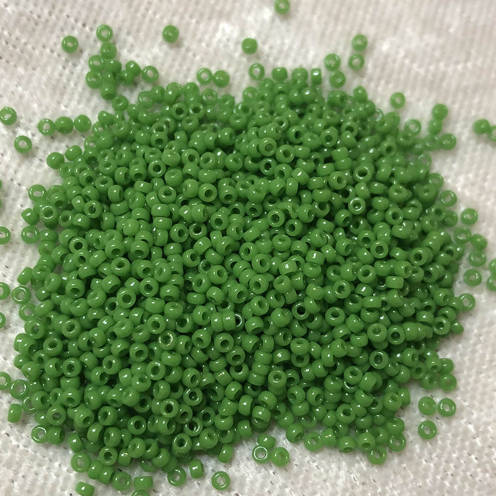 15/0 Opaque Green 411 Japanese Seed Beads