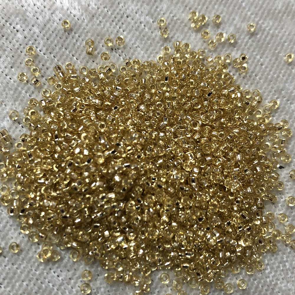 15/0 Transparent Silver Lined Light Gold 3 Japanese Seed Beads