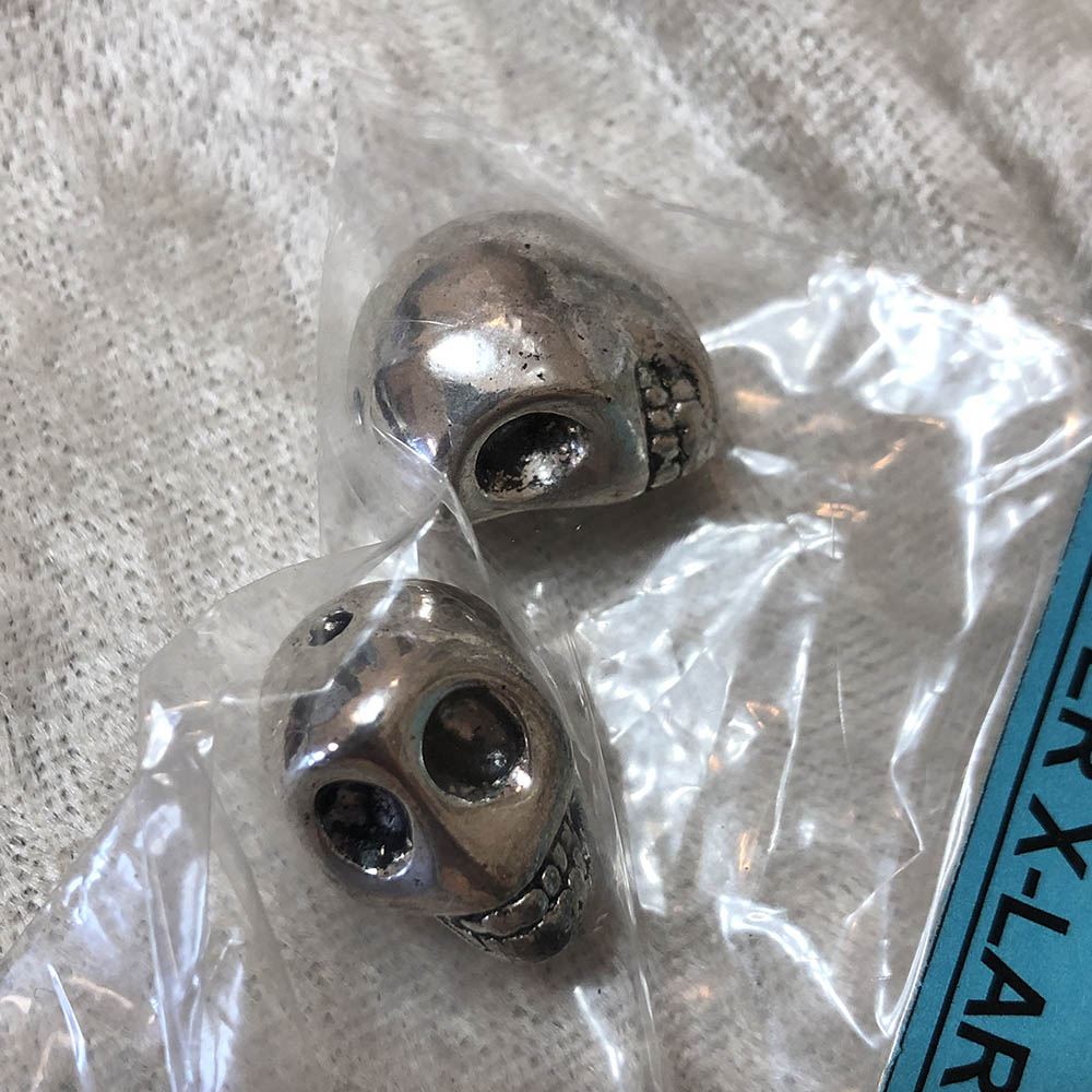 Pewter X-Large Skull Beads