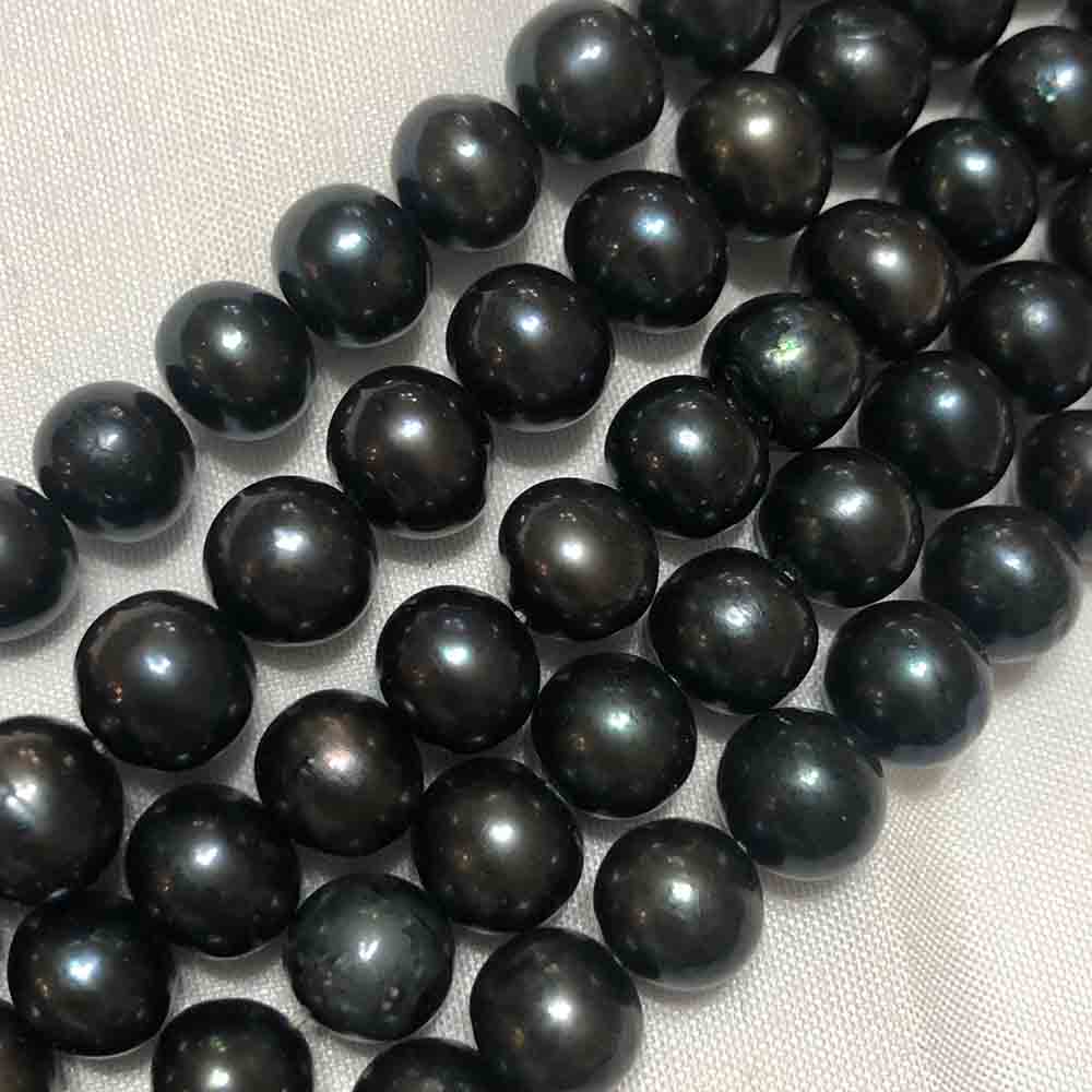 Medium Dark Blue Iris Round Cultured Pearls