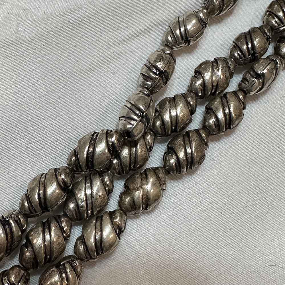 Large 10mm Silver Plated Metal Ridged Oval Shape Beads