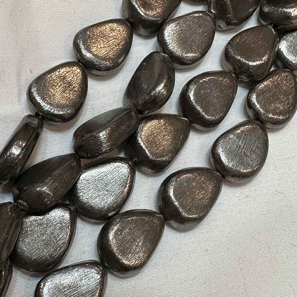 Large 16mm Gunmetal Finish Metal Faceted Triangle Shape Pebble Beads