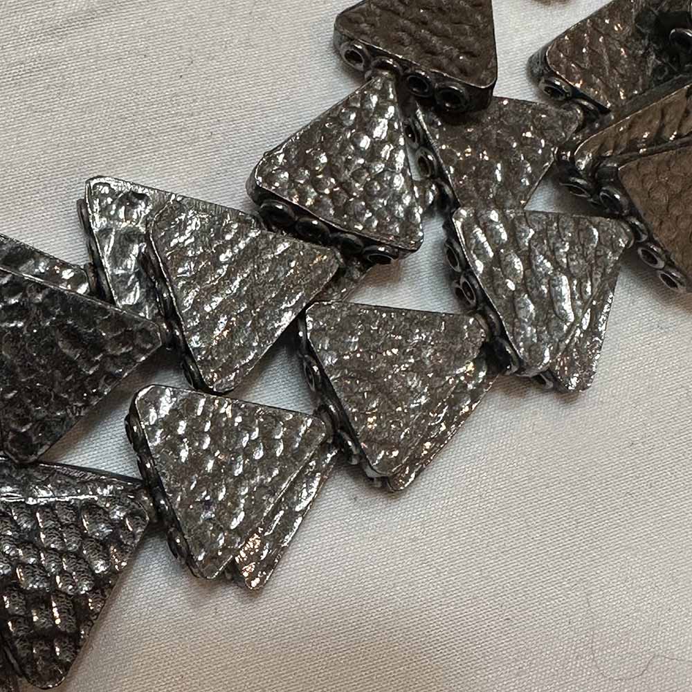 Large 20mm Gunmetal Finish Metal 3 to 1 Textured Triangle Beads