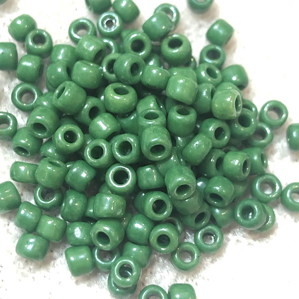 8/0 Opaque Green 441D Japanese Seed Beads