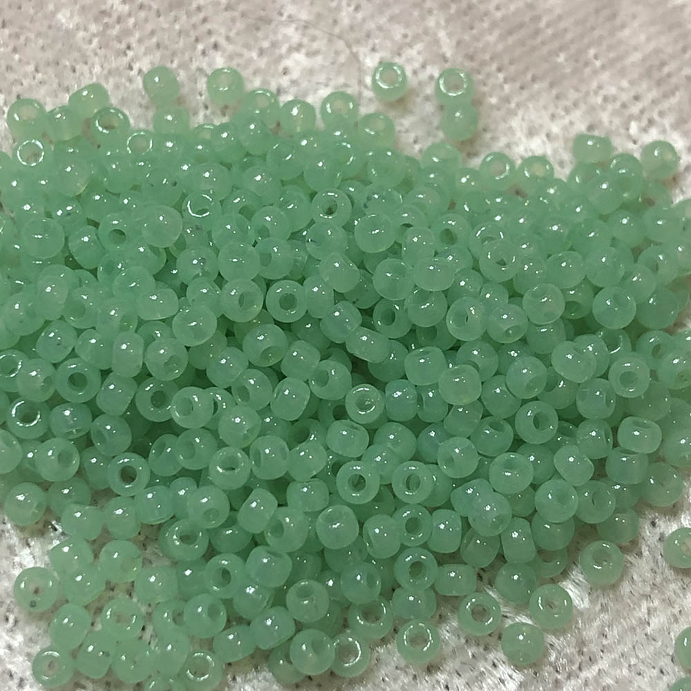 11/0 Transparent Sea Foam Luster 143D Japanese Seed Beads