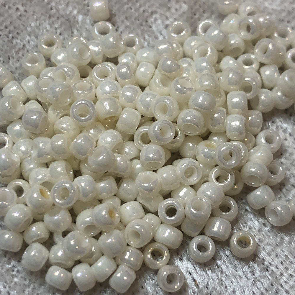 8/0 Opaque Cream Luster 421 Japanese Seed Beads